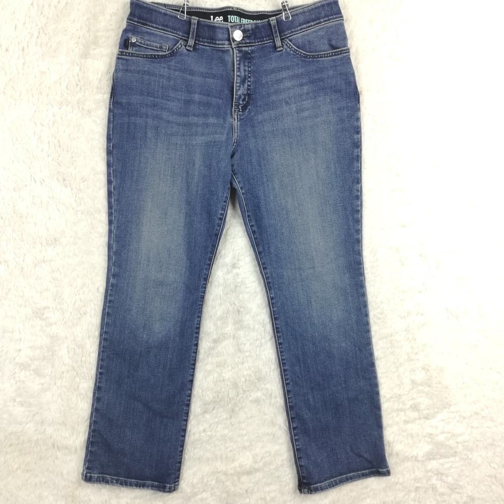 Lee Womens Jeans Total Freedom Straight‎ Leg Blue Denim Flex Waist Short 12S